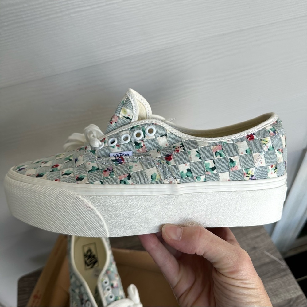 Vans 9.5 Platform Authentic Stac (Woven) Floral/Multi Distressed Look Flowers - Picture 9 of 10